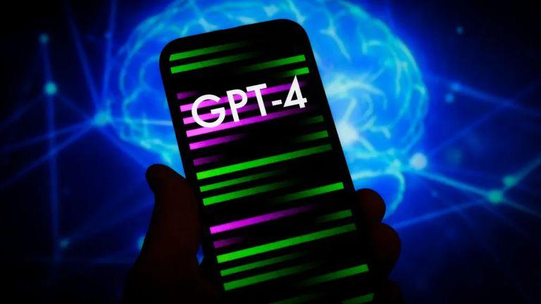 ChatGPT llega a los celulares y será gratis Ahora ChatGPT ofrecerá ayuda desde el celular a los usuarios para diferentes temas, como orientación de cocina, planes de viaje, elaboración de mensajes y ensayos, entre otros.