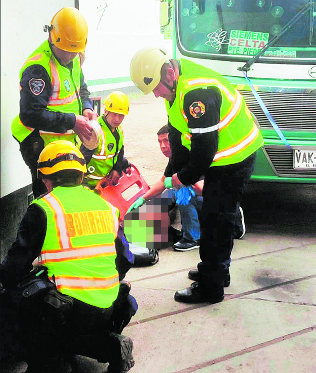 Helen Rivera murió arrollada por una buseta Un inaudito accidente sucedido a principios de esta semana en el municipio de Villeta, en Cundinamarca, dejando a una joven mujer gravemente herida, quien lamentablemente días después falleció. El hecho sucedió en la terminal del municipio, cuando una buseta que estaba estacionada se rodó y arrolló a la hoy fallecida. Denuncian irresponsabilidad del conductor.