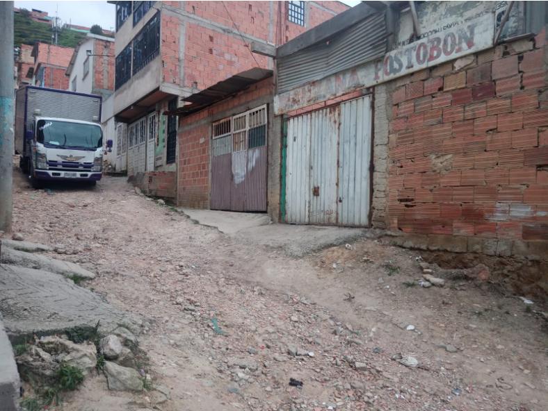 Hijo de conductor de Sitp asesinado dice que su madrastra está involucrada en el crimen 2 Hijo de conductor de Sitp asesinado dice que su madrastra está involucrada en el crimen El hijo del conductor de Sitp hallado enterrado en una vivienda en Caracolí, Ciudad Bolívar, afirmó que su madrastra se contradijo en las versiones que entregó.