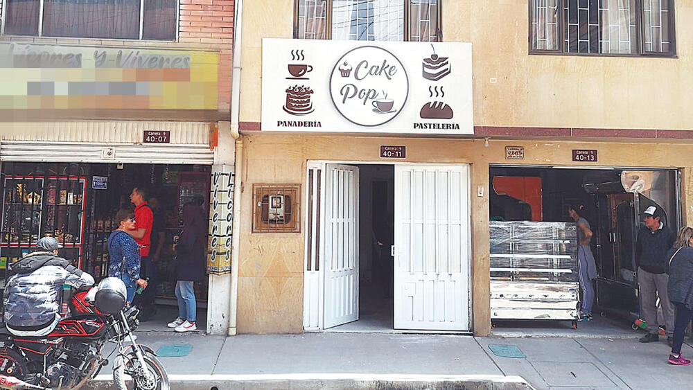 Incendio en panadería de Soacha 1 Incendio en panadería de Soacha Recientemente se conoció el caso de un comerciante que perdió su negocio luego de que un delincuente le prendiera fuego en horas de la madrugada del jueves. El terrible suceso puso en riesgo la vida de toda una familia que se encontraba en ese momento dentro de la vivienda donde estaba el negocio, ubicada en el municipio de Soacha.