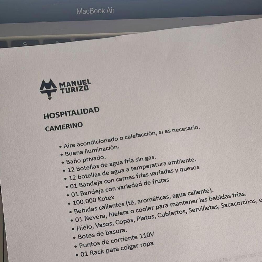 La polémica exigencia de Manuel Turizo para un concierto 2 La polémica exigencia de Manuel Turizo para un concierto Por cuenta de miles de toallas higiénicas Manuel Turizo ha sido viral en redes sociales tras conocerse la lista de solicitudes previas a un concierto como parte de su gira '2000 Tour'.