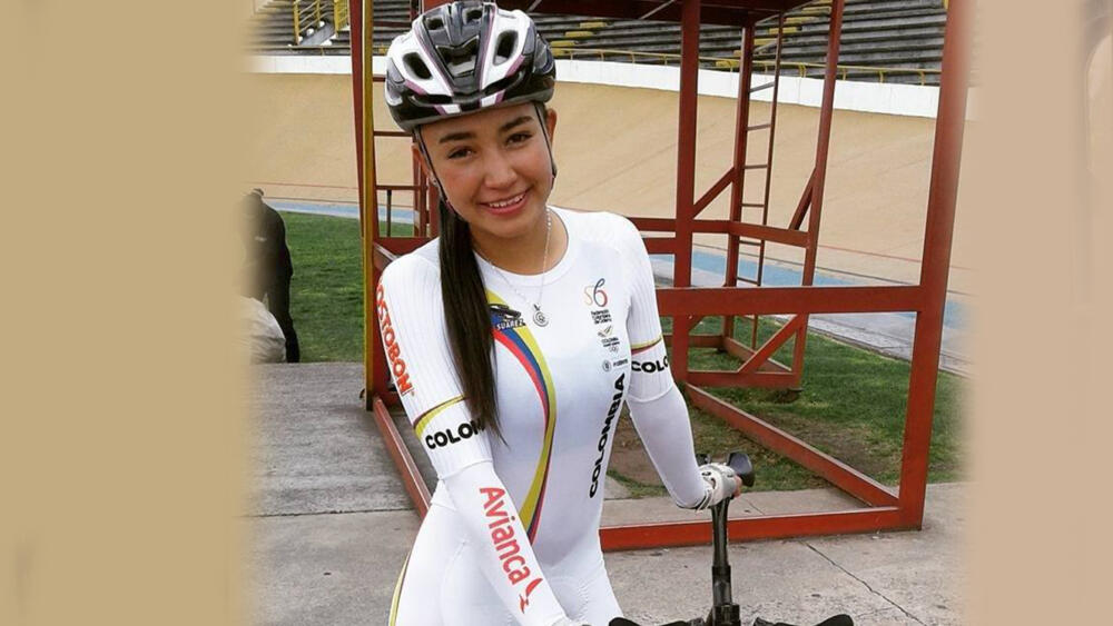 Familiares de la ciclista Ana María exigen justicia tras su muerte Este miércoles la ciclista profesional Ana María Bustamante falleció tras luchar por más de 80 días en una UCI luego de sufrir un terrible accidente en la localidad de Tunjuelito. Sus familiares tan solo exigen que se haga justicia y que el caso no quede impune.