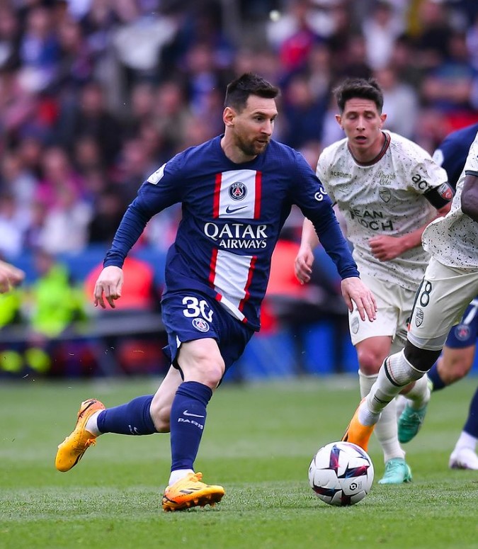 EN VIDEO: Lionel Messi le pidió disculpas a sus compañeros tras el escándalo en el PSG 2 EN VIDEO: Lionel Messi le pidió disculpas a sus compañeros tras el escándalo en el PSG Lionel Messi compartió un video em el que le pidió disculpas a sus compañeros de PSG luego del escándalo que se desató por culpa de su viaje a Arabia Saudita.