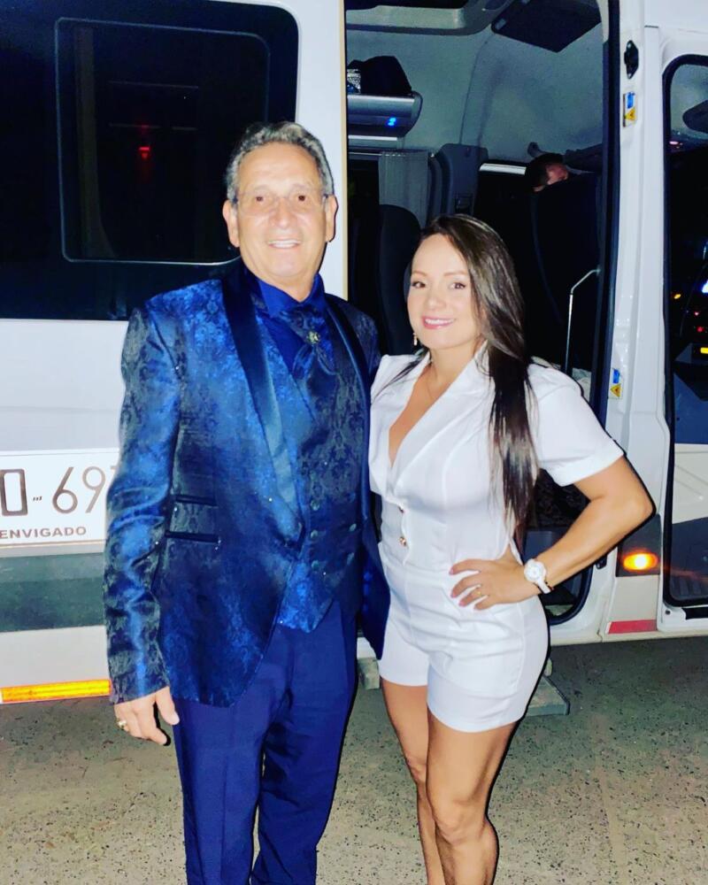 EN VIDEO: Lo que Darío Gómez le dijo a su hija desde el más allá 1 EN VIDEO: Lo que Darío Gómez le dijo a su hija desde el más allá Catalina Gómez, hija de Darío Gómez, dijo que ha sentido la presencia de su papá. Incluso aseguró que El Rey del Despecho se ha comunicado desde el más allá.
