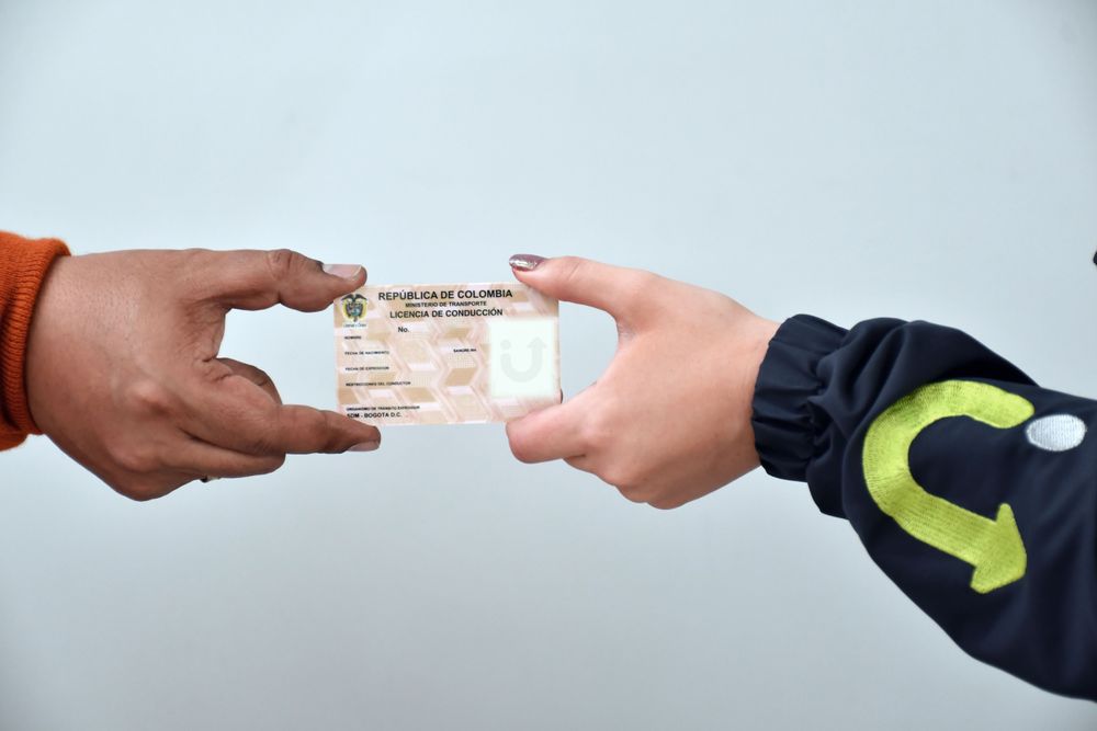 Los problemas de salud por los que podrían negarle la licencia de conducción Si debe expedir o renovar la licencia de conducción, lea con atención esta información porque le puede servir.