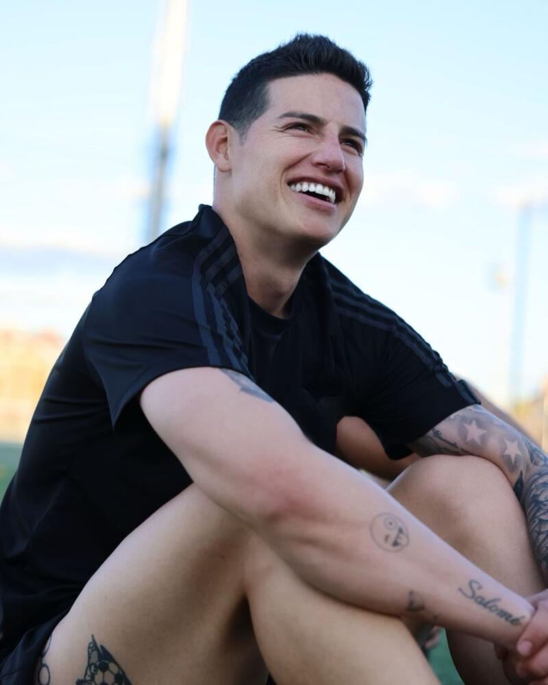 Otro equipo se mete en la puja por James Rodríguez, ¿cuál es? James Rodríguez sigue sin definir cuál será su nuevo equipo, pero la verdad es que clubes interesados en contar con los servicios del colombiano no faltan.