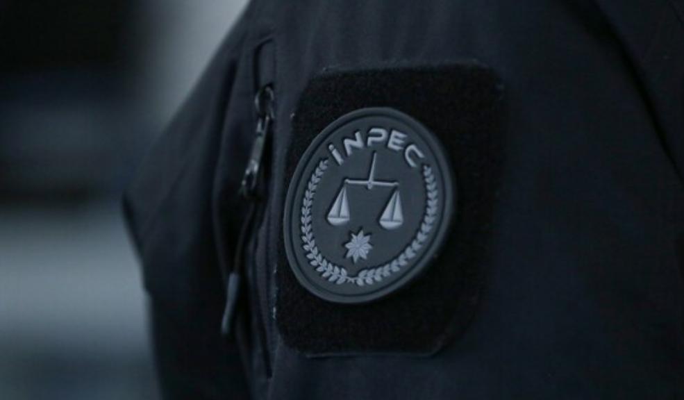 Ataque sicarial a guardia de La Picota 9 Ataque sicarial a guardia de La Picota Guardia de la cárcel La Picota fue atacado por sicarios afuera de su casa en la localidad de Kennedy.