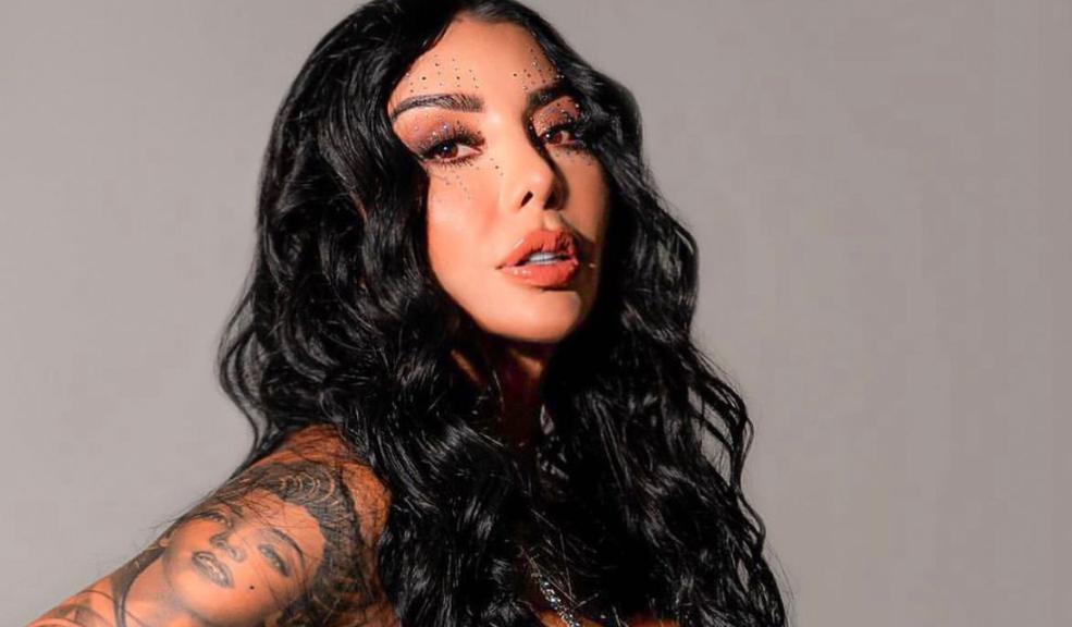 En video quedó la caída que sufrió Marcela Reyes en su cumpleaños: estaba pasada de tragos Marcela Reyes se pegó tremendo totazo durante la celebración de su cumpleaños.