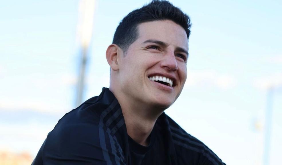 James Rodríguez se puso la camiseta de un equipo colombiano y causó ilusión James homenajeó a su cantera y se puso la camiseta, generando una revolución en redes, especialmente de los hinchas que quisieran volver a verlo jugar en Colombia.