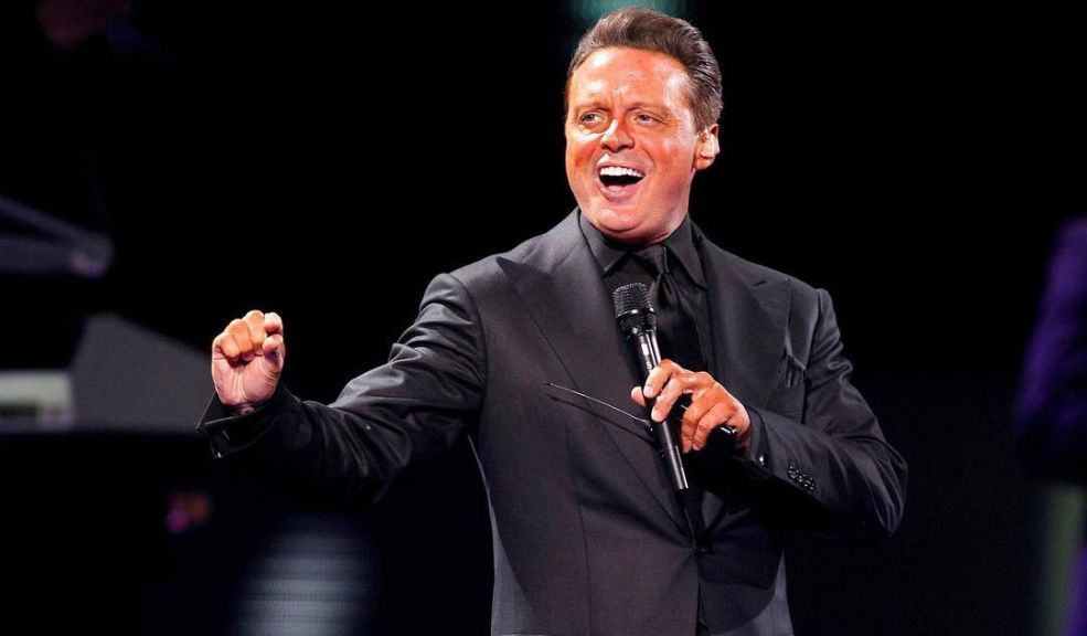 El bochornoso accidente de Luis Miguel durante un concierto