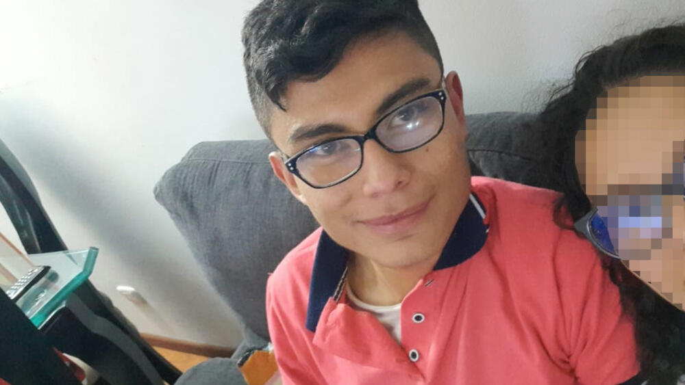 Sebastián, el joven que fue vilmente asesinado en un hurto en Ciudad Salitre 1 Sebastián, el joven que fue vilmente asesinado en un hurto en Ciudad Salitre Al parecer, al joven lo asesinaron por robarle unos euros que minutos antes había cambiado en Ciudad Salitre.