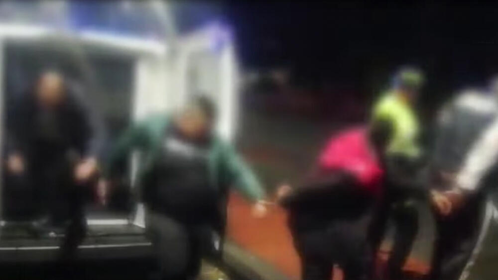 Siete capturados dejó intento de hurto en Puente Aranda Siete sujetos fueron capturados en el barrio Galán, de la localidad de Puente Aranda.