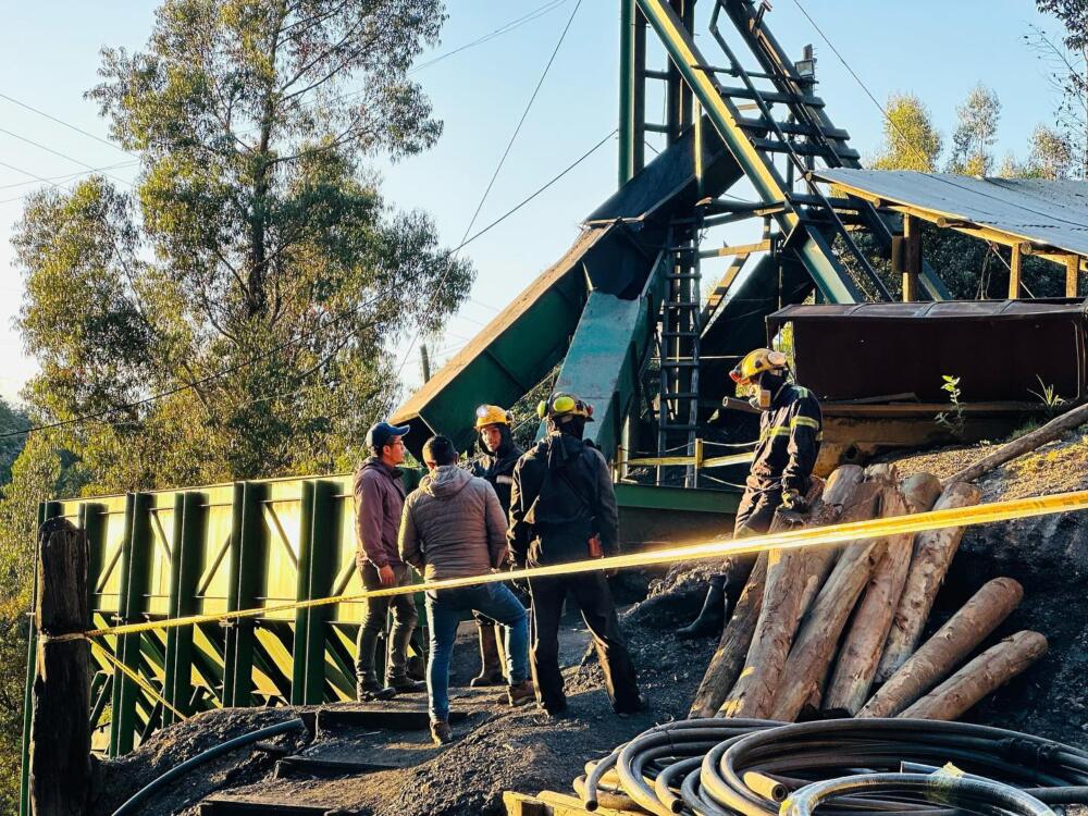 Tras 13 días de búsqueda hallan muerto al minero Ricardo 1 Tras 13 días de búsqueda hallan muerto al minero Ricardo Tras permanecer 13 días atrapado al interior de una mina ubicada en el municipio de Guachetá, en Cundinamarca, en la mañana del viernes los organismos de socorro hallaron el cuerpo del minero que quedó sepultado tras un derrumbe ocurrido el sábado 29 de abril dentro de la mina La Jabonera.