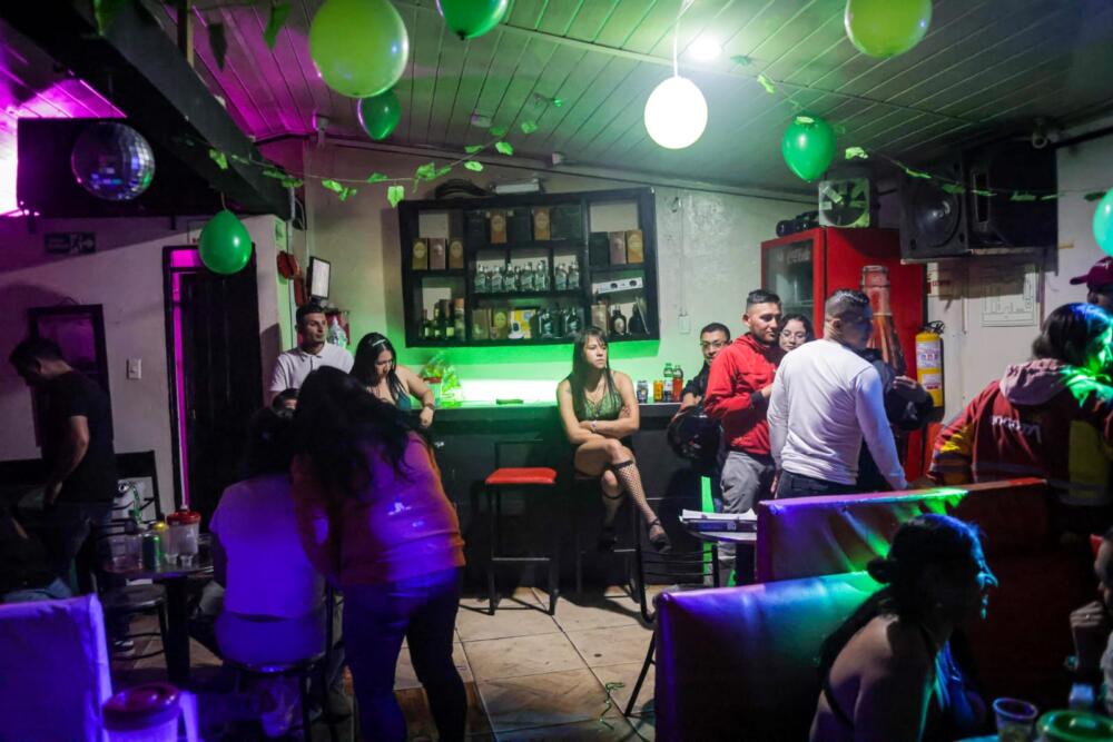 Gran operativo contra la trata de personas en Ciudad Bolívar 2 Gran operativo contra la trata de personas en Ciudad Bolívar En operativos realizados este viernes 5 y sábado 6 de mayo, se dio un duro golpe contra la trata de personas en Ciudad Bolívar.