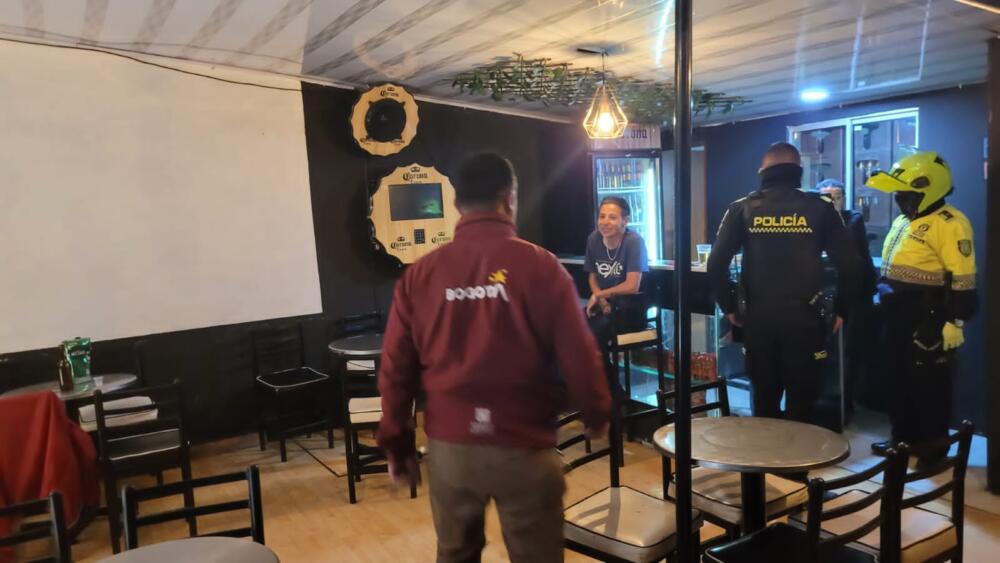 2 capturados en operativo policial en Kennedy 1 2 capturados en operativo policial en Kennedy
