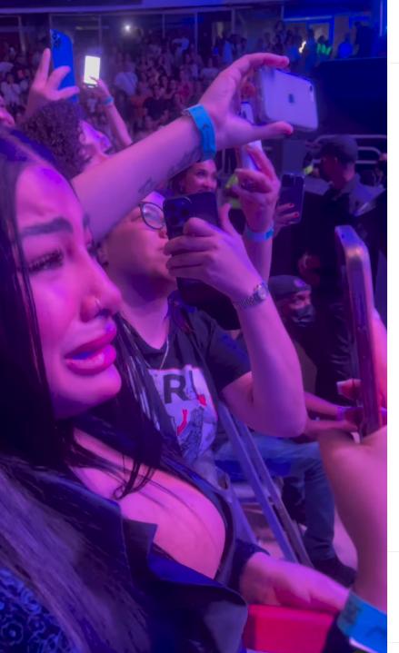 EN VIDEO: Yailin rompió en llanto durante concierto de Ana Gabriel 2 EN VIDEO: Yailin rompió en llanto durante concierto de Ana Gabriel La cantante Yailin 'La más viral' volvió a ser tendencia en redes sociales, esta vez no por su polémica relación con el cantante Anuel AA, sino por un video grabado durante el concierto de la cantante Ana Gabriel, el cual se realizó este fin de semana en República Dominicana.