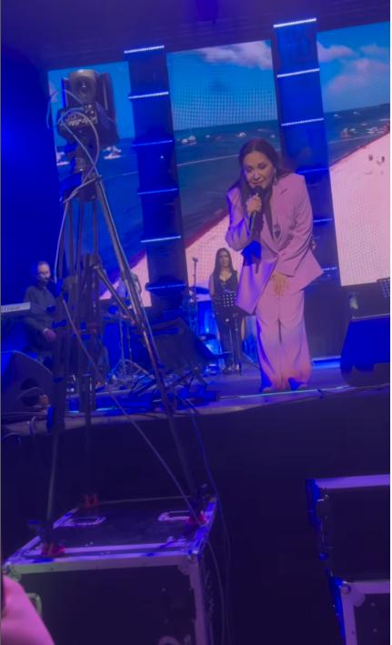 EN VIDEO: Yailin rompió en llanto durante concierto de Ana Gabriel 1 EN VIDEO: Yailin rompió en llanto durante concierto de Ana Gabriel La cantante Yailin 'La más viral' volvió a ser tendencia en redes sociales, esta vez no por su polémica relación con el cantante Anuel AA, sino por un video grabado durante el concierto de la cantante Ana Gabriel, el cual se realizó este fin de semana en República Dominicana.