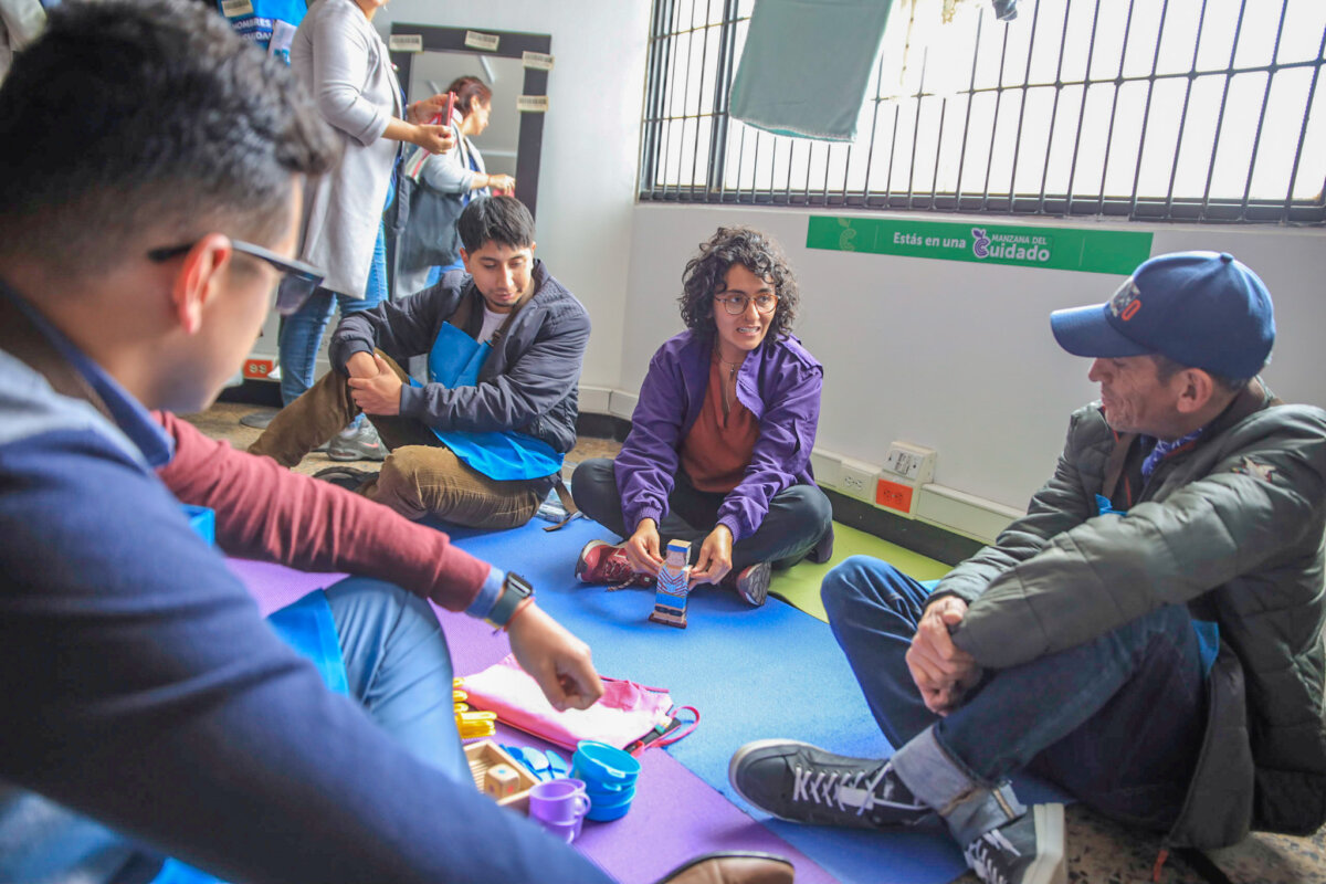 Así es la escuela para eliminar el machismo que llega a Ciudad Bolívar, Kennedy y Suba 3 Así es la escuela para eliminar el machismo que llega a Ciudad Bolívar, Kennedy y Suba La escuela 'A cuidar se aprende' llegará en junio a las localidades de Ciudad Bolívar, Kennedy y Suba, con el fin ayudar a eliminar el machismo y que los hombres colaboren más con las tareas del hogar.