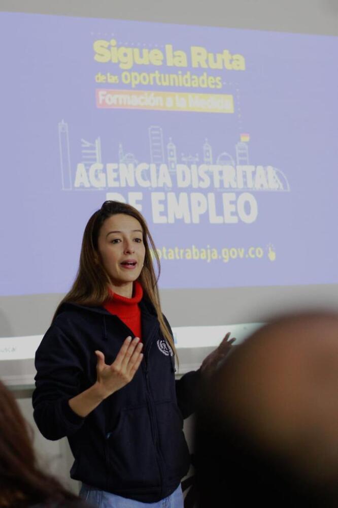 ¡Aproveche! Hay más de 14.000 vacantes de empleo en Bogotá Desde la Secretaría Distrital de Desarrollo se estarán realizando unas ferias de empleo en varios puntos de la ciudad, desde este miércoles 24 hasta el sábado 27 de mayo, los habitantes de Bogotá podrán aplicar a 14.400 vacantes de empleo disponibles en la capital.