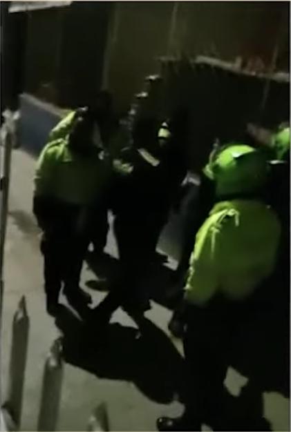 ¡Infames! Asesinaron con un cuchillo a perrita en el barrio Primavera 2 ¡Infames! Asesinaron con un cuchillo a perrita en el barrio Primavera Una perrita habría sido asesinada por mujer en el barrio Primavera de Puente Aranda.