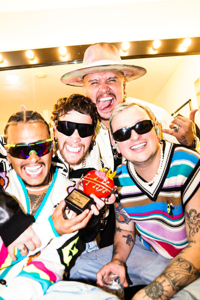 ¡Volvieron a casa! Piso 21 anunció su nuevo tour por Colombia Los muchachos de Piso 21 volvieron a la 'tierrita' con su nueva gira por Colombia, la agrupación musical busca reconectarse con su gente con un nuevo repertorio que promete llevar a su público por un recorrido por la música latina.