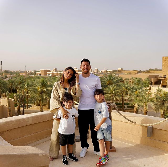 El exclusivo colegio en el que estudiarán los hijos de Shakira y Messi en Miami Los hijos de Shakira y Messi, estudiarán en un lujoso colegio de Miami.