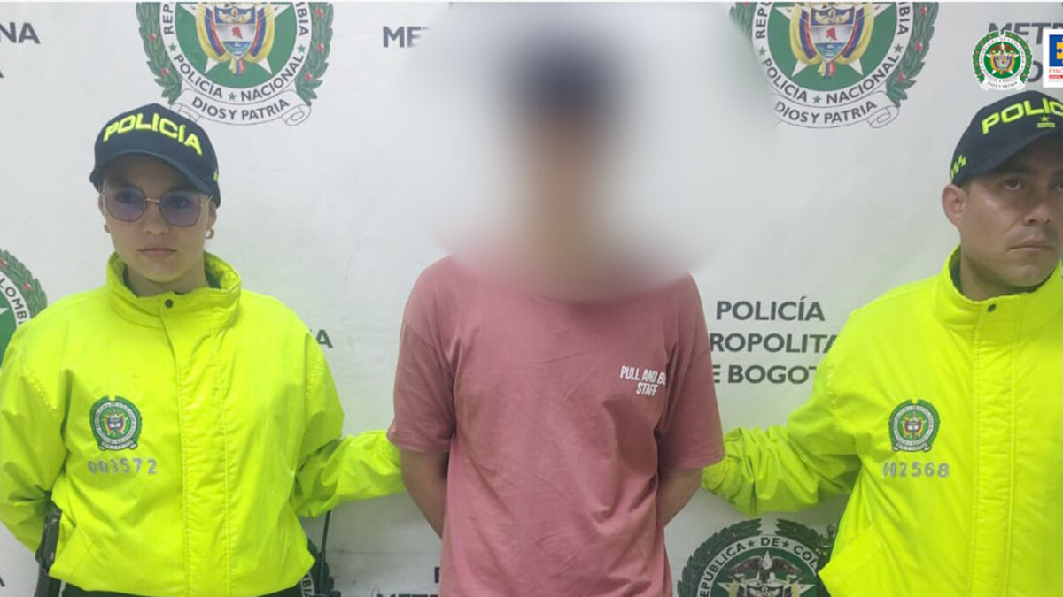 A la cárcel hombre que abusaba sexualmente de una joven de 17 años en Suba Durante la mañana de este domingo 25 de junio, la Fiscalía General de la Nación informó que envió a la cárcel a un sujeto señalado de golpear y abusar sexualmente de una adolescente de 17 años en la localidad de Suba, la joven sería la pareja sentimental del agresor.