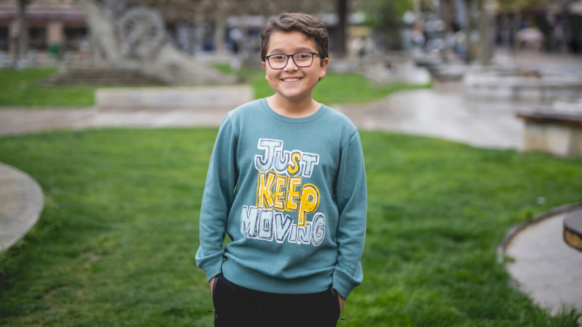 A sus 13 años, Francisco fue nombrado defensor ambiental por Unicef La Unicef nombró a Francisco Vera como el "primer defensor juvenil del medio ambiente y la acción climática" en América Latina y el Caribe. Lo que llama la atención es que Francisco es un niño de 13 años que gracias a su labor como activista del medio ambiente ha podido sobresalir a nivel internacional.