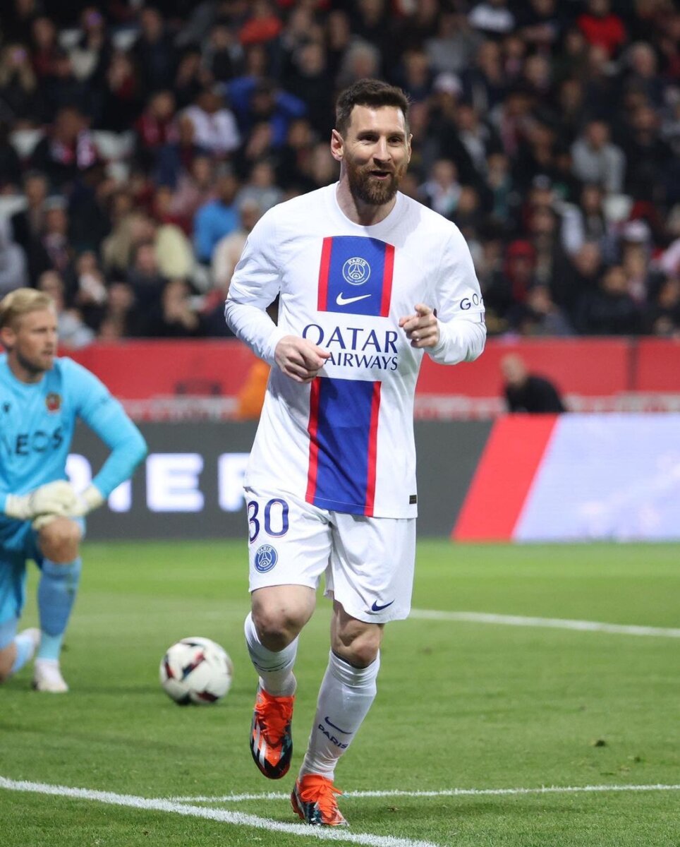 Adiós de Lionel Messi le quito más de 2 millones de seguidores al PSG en sus redes 1 Adiós de Lionel Messi le quito más de 2 millones de seguidores al PSG en sus redes Otro efecto del adiós de Messi al París Saint Germain se dio en redes sociales, donde el club francés perdió más de 2 millones de seguidores en su cuenta de Instagram, mientras que la del Inter de Miami, nuevo destino del astro argentino, creció en más de tres millones de 'followers'.