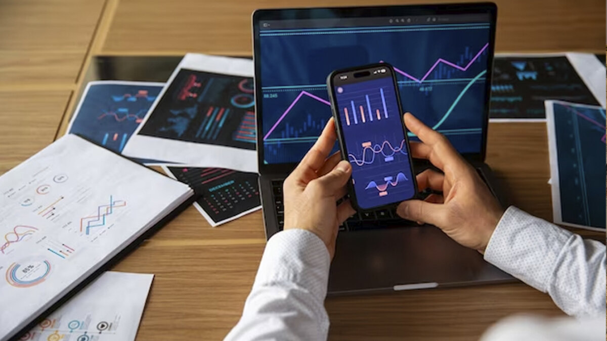 Apps para que invierta el billete de la prima 6 Apps para que invierta el billete de la prima En junio la mayoría de los trabajadores del país empiezan a hacer cuentas con sus ingresos porque llega la denominada ‘prima de servicios’, de mitad de año o como se le dice popularmente: ‘Las primas’.
