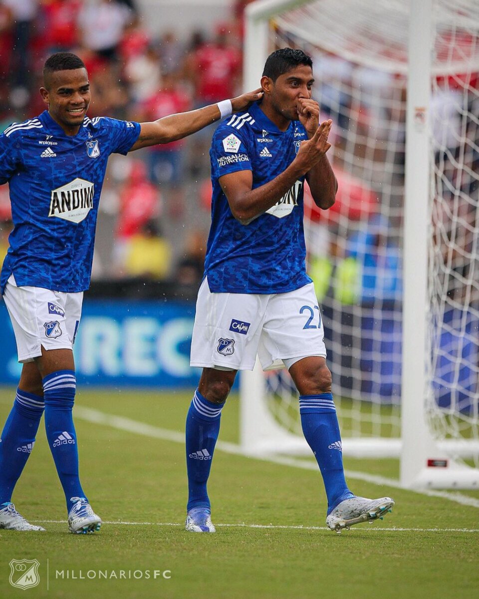 Así han quedado los encuentros entre Millonarios y Atlético Nacional por finales Tres títulos han definido Nacional y Millonarios, pero esta será la primera vez que se jugará por una estrella del rentado nacional. Los finales favorecen 2 a 1 a los verdes, y con esta definición los azules esperan empatar las acciones.