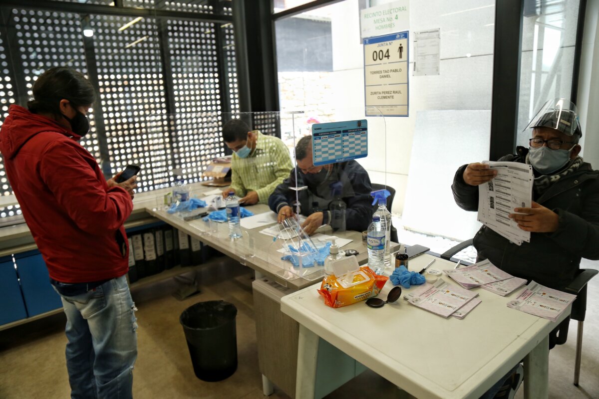 Así podrá aplicar a las ofertas de empleo de la embajada de Estados Unidos En la cuenta de Twitter de la embajada de Estados Unidos en Colombia, salieron varias ofertas de empleo para que usted pueda aplicar. Hay amplia variedad de cargos.