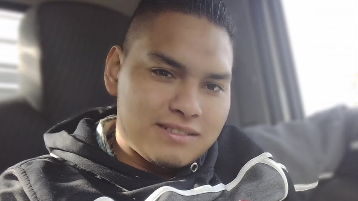 Aparatoso accidente en la vía Sibaté- Bogotá dejó un conductor muerto Un conductor perdió la vida luego de chocar contra un bus de servicio especial.