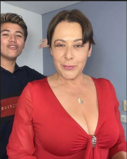 Así se ve el rostro de Alina Lozano tras procedimientos estéticos Alina Lozano dejó ver cómo avanza su recuperación luego de haberse realizado varios retoquitos en su rostro.