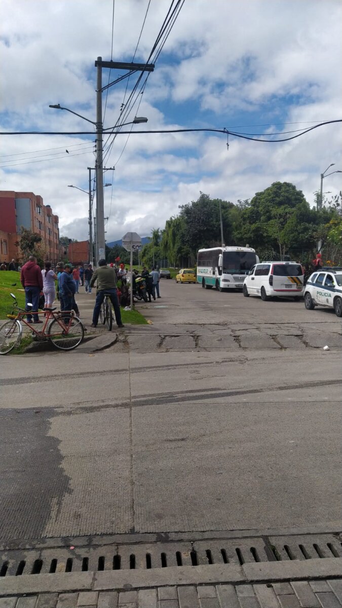 Aterrador hallazgo en una ruta escolar en Suba La mañana de este martes comenzó de forma inesperada para los residentes del barrio Miramar, en Suba, luego de que se corrió la voz sobre un hallazgo que se presentó al interior de un bus que se encontraba aparcado por una de las calles del sector.