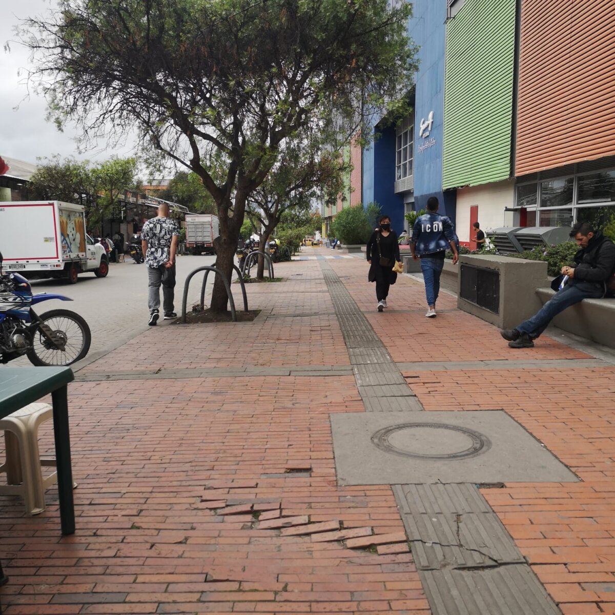 En Santa Fe: brutal crimen a bala por San Victorino 1 En Santa Fe: brutal crimen a bala por San Victorino Un joven perdió la vida luego de ser impactado en varias oportunidades con arma de fuego por el sector de San Victorino, en Santa Fe.