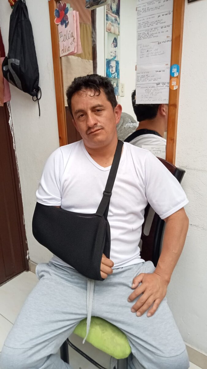 Buscan justicia para conductor que recibió un tiro por parte de un motero 2 Buscan justicia para conductor que recibió un tiro por parte de un motero Por culpa de la intolerancia, un conductor del Sitp por poco pierde la vida tras haber recibido un disparo con arma de fuego por parte del motero y en estos momentos se encuentra incapacitado debido a que perdido la movilidad de un brazo.