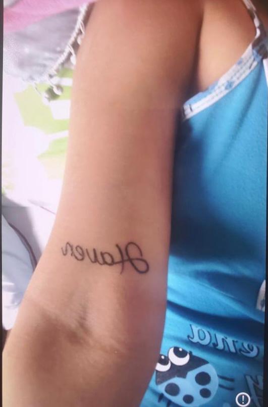Capturan a depredador sexual norteamericano que tatuaba a sus víctimas en Colombia Un hombre norteamericano de 32 años fue sindicado por el delito de explotación sexual contra menores de edad que habrían sido cometido en Bogotá y Medellín. La captura del hombre se realizó en Estados Unidos.