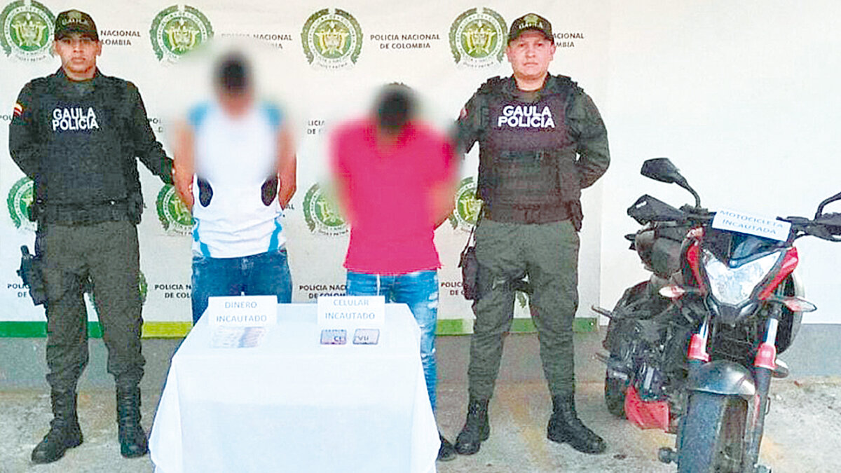 Capturan a dos sujetos que extorsionaban a docente en Fusagasugá Dos sujetos fueron capturados tras haber sido señalados de extorsionar mediante la modalidad de ‘sextorsión’ a un docente del municipio de Fusagasugá.