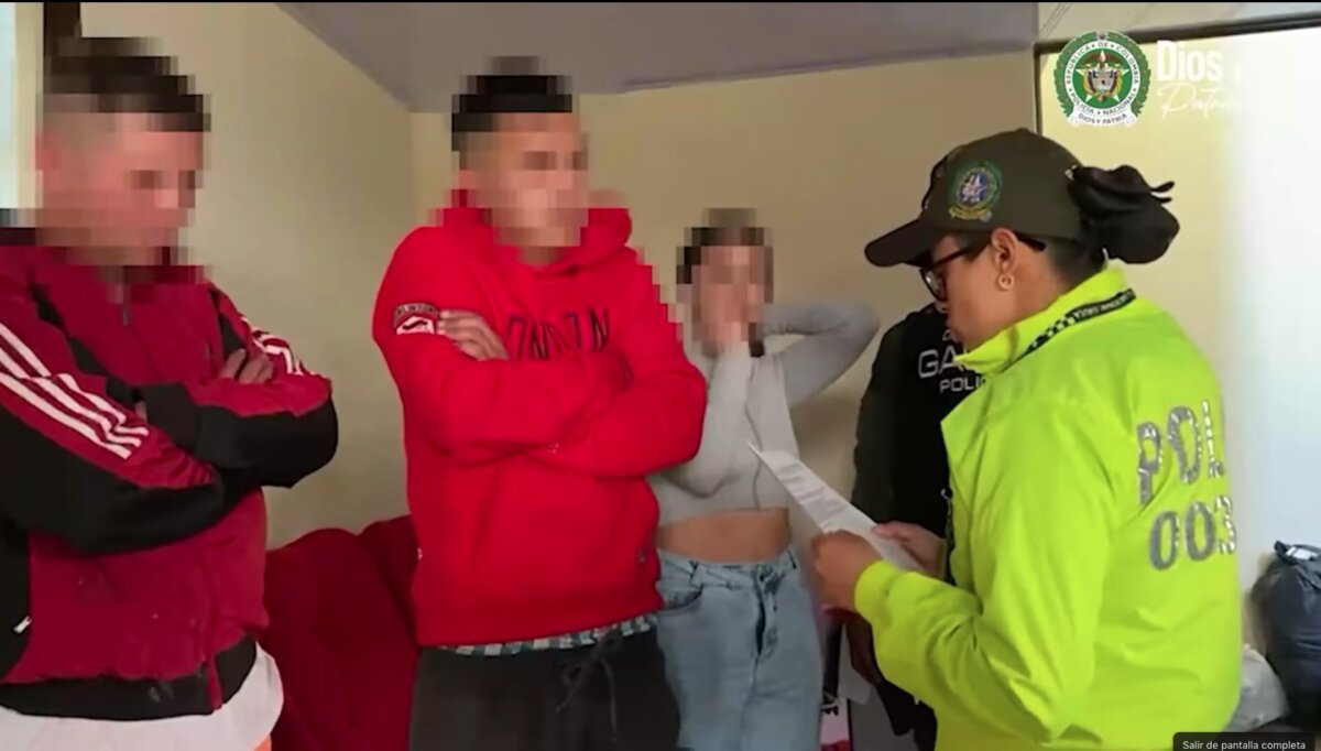 Cayeron 'Los Gadiel': señalados de realizar paseos millonarios en la Zona T 1 Cayeron 'Los Gadiel': señalados de realizar paseos millonarios en la Zona T Los delincuentes realizaban paseos millonarios a las personas en la zona T de Bogotá.