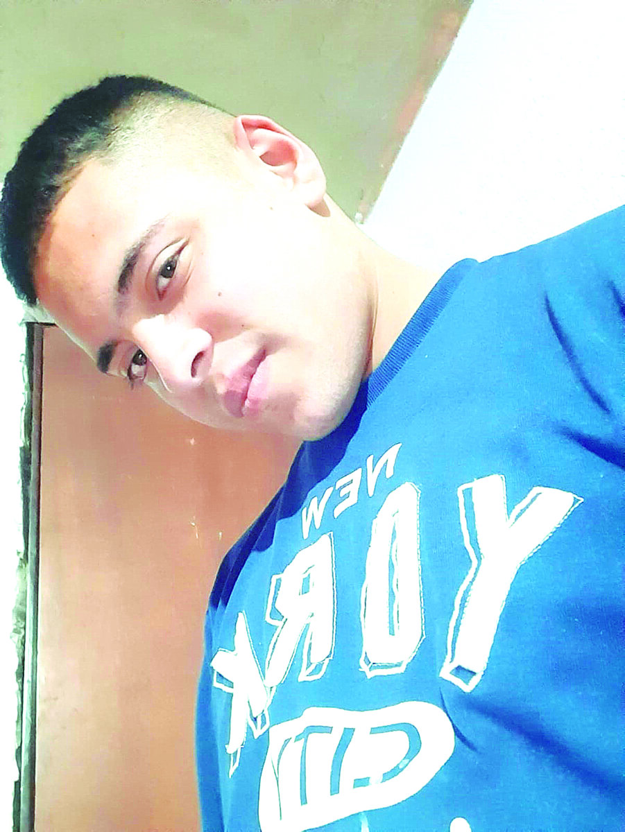 Condenan a 44 años de prisión a expolicía que mató a dos jóvenes en Ciudad Bolívar De acuerdo con los familiares de las víctimas, los jóvenes se encontraban departiendo en un establecimiento comercial del barrio Candelaria La Nueva, en Ciudad Bolívar, cuando el expolicía disparó.