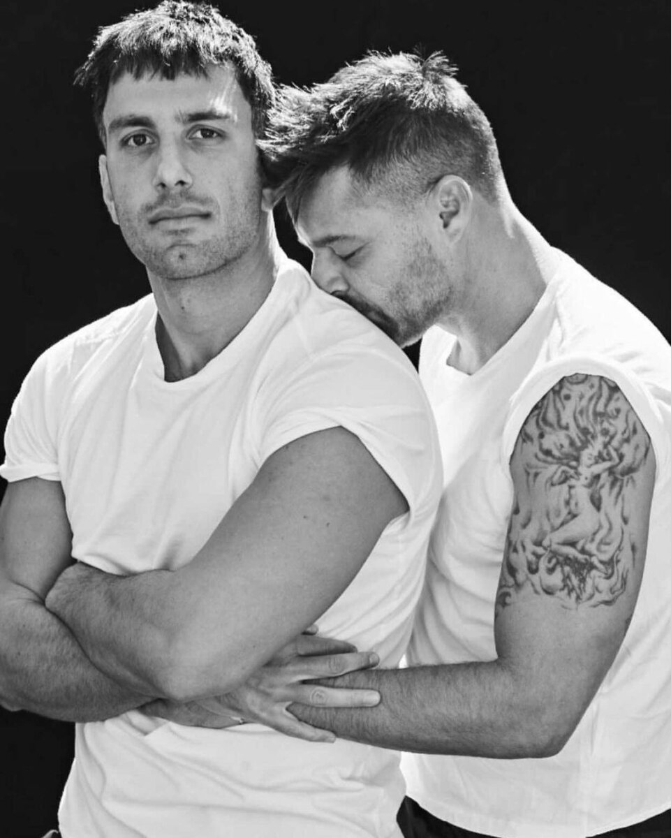 Crecen los rumores de la separación de Ricky Martin y su esposo Jwan Yosef En las redes sociales ha crecido con fuerza un rumor de una posible separación entre el cantante puertorriqueño Ricky Martin y su esposo Jwan Yosef, los usuarios de las redes aseguran que la prueba del fin de su historia de amor se debe a la falta de publicaciones y fotografías juntos.
