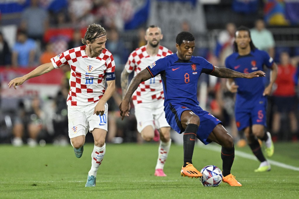 Croacia superó a Países Bajos 4 a 2 y jugará la final de la Liga de las Naciones 2 Croacia superó a Países Bajos 4 a 2 y jugará la final de la Liga de las Naciones Croacia venció a Países Bajos en la primera semifinal de la Liga de las Naciones, que se disputa en suelo neerlandés y ahora espera por España o Italia, que definirán al segundo finalista.