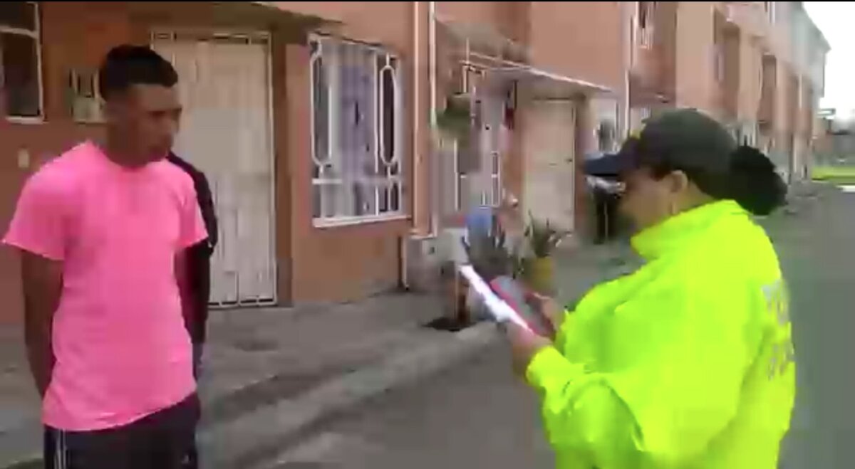 En Madrid: dos personas fueron capturadas por homicidio 1 En Madrid: dos personas fueron capturadas por homicidio Dos personas fueron capturadas en las últimas horas en el municipio de Mosquera, Cundinamarca, por ser los presuntos responsables de un homicidio cometido por el sector de Ajover, en Madrid.