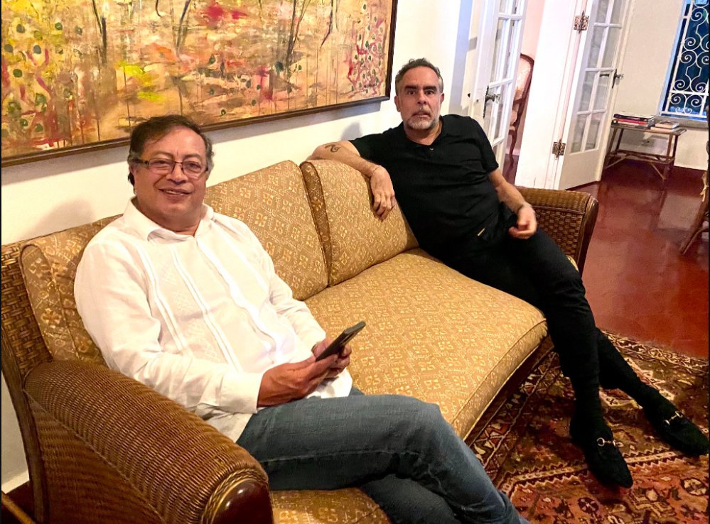 El Consejo Nacional Electoral citó a declarar a Benedetti y Sarabia por financiación a campaña de Petro 1 El Consejo Nacional Electoral citó a declarar a Benedetti y Sarabia por financiación a campaña de Petro El Consejo Nacional Electoral citó a declarar al exembajador de Colombia en Venezuela, Armando Benedetti, y a la exjefa de gabinete del gobierno, Laura Sarabia frente a la financiación de la campaña presidencial de Gustavo Petro.