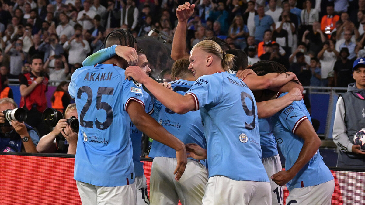 El Manchester City se coronó como campeón de la Champions El Manchester City ya tiene el título de Champions que soñaba y perseguía. Un tanto del español Rodri Hernández en el minuto 68 permitió al equipo inglés romper la maldición que le atormentaba en Europa y derrotar este sábado en la final de Estambul al Inter de Milán por 1-0.