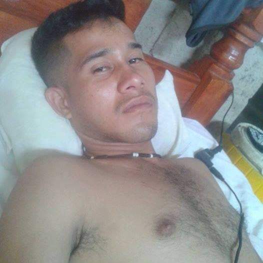 Los Mártires: asesinó a su propio 'pana' en un pagadiario de La Favorita 2 Los Mártires: asesinó a su propio 'pana' en un pagadiario de La Favorita Un joven de 28 años fue asesinado al interior de un pagadiario en el barrio La Favorita, de la localidad de Los Mártires. El crimen a puñal lo habría cometido su propio amigo.