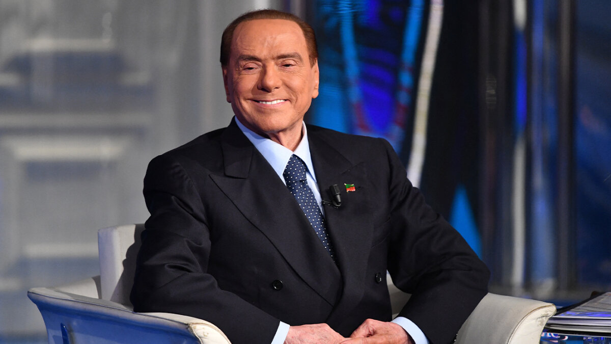 Falleció Silvio Berlusconi, polémico ex primer ministro de Italia 3 Falleció Silvio Berlusconi, polémico ex primer ministro de Italia Silvio Berlusconi, tres veces primer ministro de Italia y magnate de los medios salpicado por una lluvia de escándalos, falleció a los 86 años a causa de una leucemia este lunes.