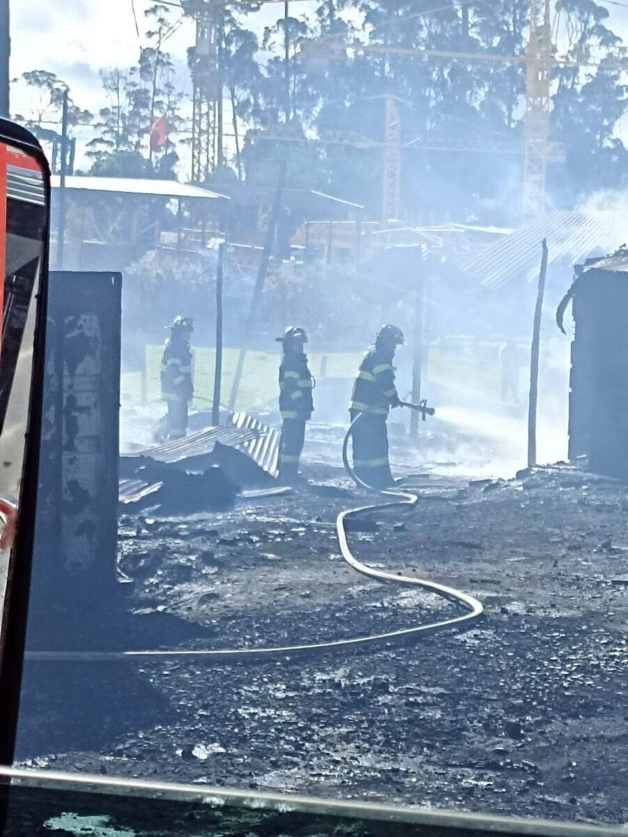 Grave incendio se registró en una bodega de Soacha 1 Grave incendio se registró en una bodega de Soacha La mañana de este lunes, un voraz incendio consumió el 70% de una vivienda que funcionaba como bodega, en el municipio vecino de Soacha.