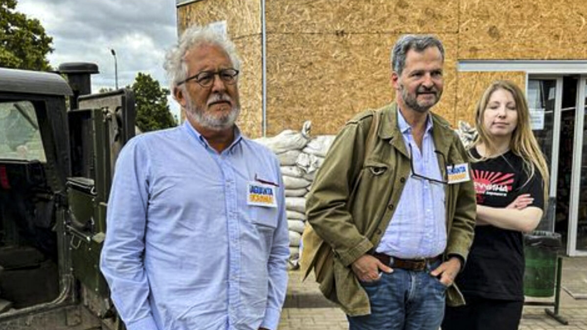 Héctor Abad y Sergio Jaramillo: heridos en bombardeo de Ucrania 2 Héctor Abad y Sergio Jaramillo: heridos en bombardeo de Ucrania Sergio Jaramillo, quien se desempeñó como Comisionado de Paz en Colombia, el escritor Héctor Abad Faciolince y Catalina Gómez resultaron heridos este martes en medio de un ataque con misiles en la ciudad de Kramatorsk, Ucrania.